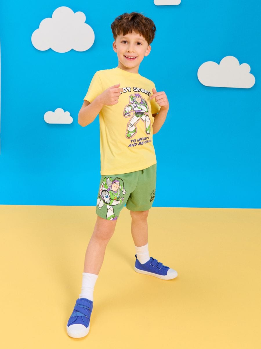 Pamucni kratki pantaloni so print Toy Story - зелен - SINSAY